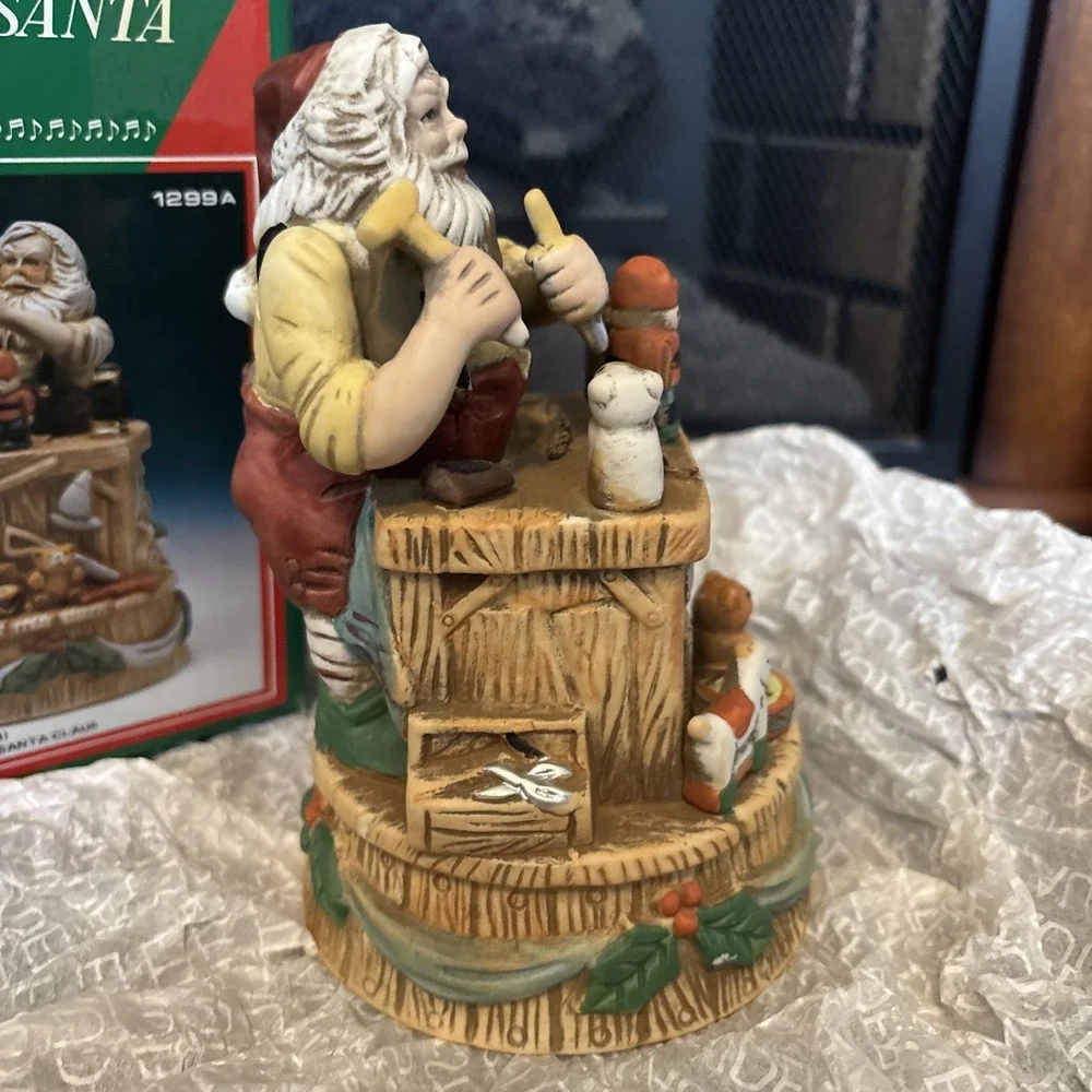 1986 Vintage The Christmas Collection Santa's Workshop 